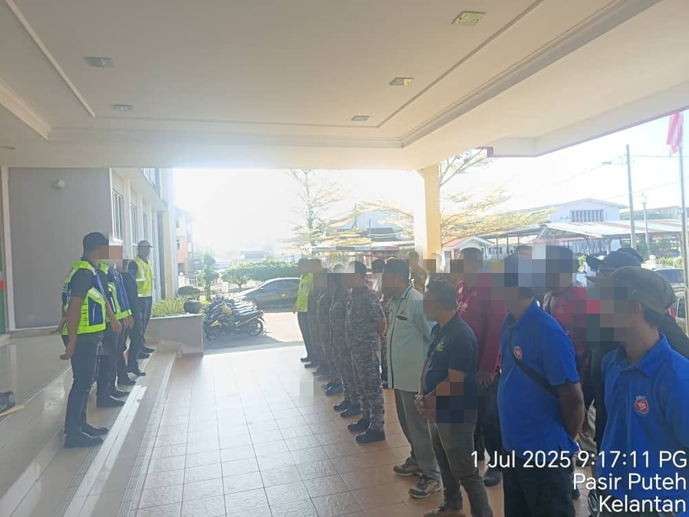Ops Bersepadu: Gerai Buah Disita di Tepi Pasar Siti Sarah